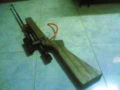 Nghi con trai bị bỏ bùa, vác súng bắn chết thầy cúng