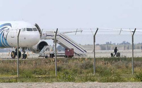 Những tình tiết kỳ lạ trong vụ máy bay Ai Cập bị bắt cóc