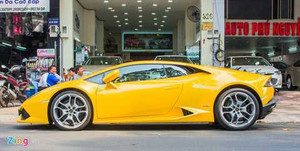 Lamborghini Huracan biển lộc phát dạo phố Sài Gòn