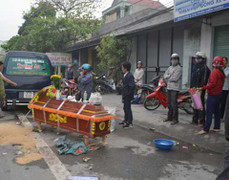 Người phụ nữ chết bất thường trên quốc lộ 1A