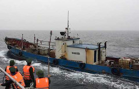 Bắt giữ tàu Trung Quốc xâm phạm vùng biển Việt Nam