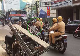 Thêm cách ứng xử 'lạ' của CSGT Đà Nẵng với người vi phạm