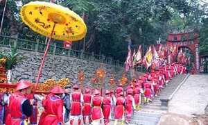 Lễ hội Đền Hùng 2017: Đã tìm ra giải pháp 'chế ngự' đám đông chen lấn, xô đẩy