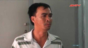 Clip: Bị chê hát dở, đánh chết bạn rồi khóc nức nở ở đồn công an