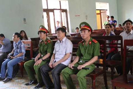 Tiếp tục hoãn phiên tòa xử Viện trưởng VKS gây tai nạn liên hoàn