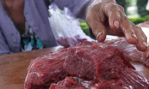 Vạch trần phở Hà Nội, xúc xích bò giả