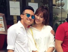 Trấn Thành - Hari Won ôm nhau tình cảm đi ăn với bạn