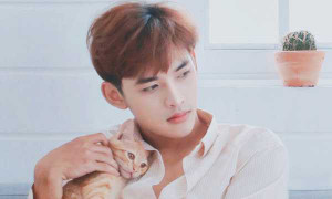 Hot boy 'Anh trai quốc dân' khoe giọng hát lạ mừng tuổi mới