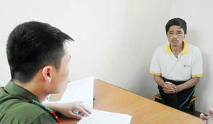 'Ma men' đuổi đánh vợ con, chém chết hàng xóm