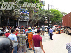 Xe container tông nát nhiều ô tô, một phụ nữ chết thảm