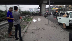 Liều mạng cắt mặt tàu hoả, người đàn ông bị đâm chết tại chỗ