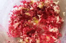 Kết quả xác minh cơm có màu đỏ rực