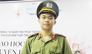 Nghị lực vượt khó của nam sinh Học viện An ninh Nhân dân