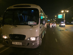 Đi ngược chiều gây tai nạn, tài xế bị đánh nhập viện