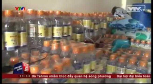 Kinh hoàng công thức làm giấm ăn bằng nước lã và... axít Axetic