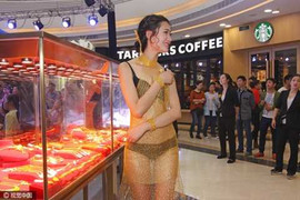 Gây sốc khi may váy bằng vàng ròng giá 3,5 tỷ đồng