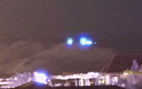 Những 'cuộc hẹn hò bí mật' của người ngoài hành tinh và trái đất