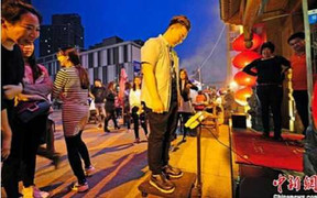 Nhà hàng kỳ lạ chỉ miễn phí đồ ăn cho người béo