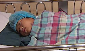 Phẫu thuật thành công khối u khổng lồ cho bé gái 'người vượn'