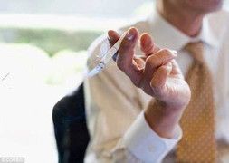 Hút thuốc lá: Sức khỏe và sự nghiệp bị hủy hoại ghê gớm