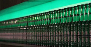 Cổ phiếu Heineken tăng kỷ lục nhờ dân nhậu Việt Nam và Trung Quốc