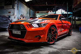 'Xế cơ bắp' Ford Mustang độ bodykit Rocket độc nhất VN