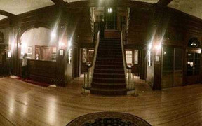 Hoảng hồn du khách gặp ma trong khách sạn khét tiếng