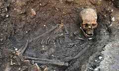 Chi tiết bất thường khi khai quật mộ vua Richard III
