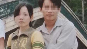 Bị vợ hạ độc, chồng ôm con 'ra đi' trong nước mắt