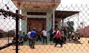 Chồng đâm vợ chết rồi uống thuốc sâu tự tử