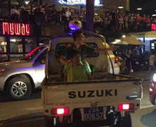 Hàng chục người truy đuổi tài xế gây tai nạn bỏ chạy