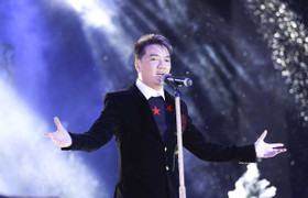 CLIP ĐỘC QUYỀN: Đàm Vĩnh Hưng nói hớ, lộ liveshow 'quá sức kinh khủng' ở sân vận động