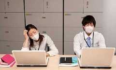 Phát ngốt với 'mùi tế nhị' nơi công sở