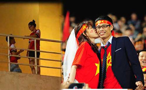 'Chết lịm' những lời cầu hôn ngọt ngào trên sân Mỹ Đình