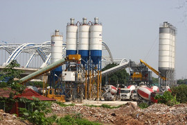 Hai trạm trộn bê tông trái phép 'đại náo' chân cầu ngàn tỷ ở thủ đô