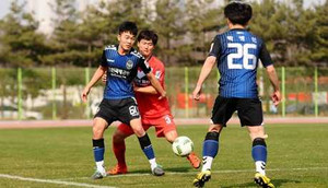 Lý do Xuân Trường vắng mặt ở R-League