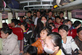 Nhà xe 'chặt chém' dịp lễ 30/4, hãy gọi đến số này!