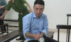 Tình huống bất ngờ phiên toà xử tên cướp ở Hà Nội