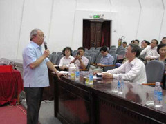 GS Trần Văn Nhung: 'Nói Việt Nam lạm phát giáo sư là vô lý'