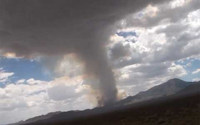 Nghi ngờ người ngoài hành tinh ‘phun mây’ cuồn cuộn ở khu căn cứ quân sự Mỹ