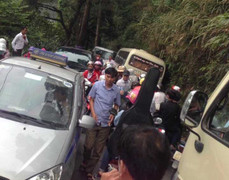 Tắc nghẽn kinh hoàng dịp lễ 30/4, cộng đồng mạng kêu trời