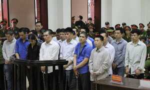Tuyên án 22 bị cáo trong đường dây buôn lậu ô tô của Dũng 'mặt sắt'