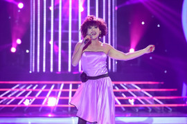 Video: Hoài Linh ‘khiếp đảm’ với màn giả gái vạm vỡ của Phan Ngọc Luân