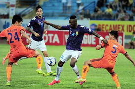 Thành Lương lập 'siêu phẩm', Hà Nội T&T thắng trận thứ 3 liên tiếp