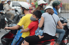 Cửa ngõ vào Hà Nội ken cứng người và xe, giao thông ùn ứ hàng km