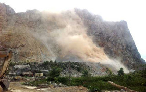 Yên Bái: Nổ mìn chấn động rừng núi, nhiều người bị thương