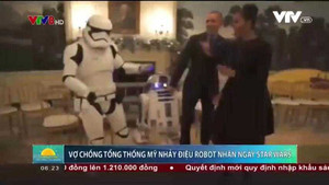 Clip: Vợ chồng Tổng thống Mỹ nhảy điệu robot nhân ngày Star Wars