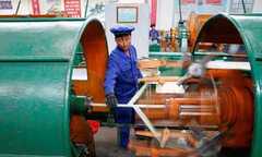 Hình ảnh hiếm hoi trong một xưởng sản xuất ở Triều Tiên