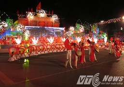 Vạn người chen chân tại lễ hội lớn nhất trong năm của Hải Phòng