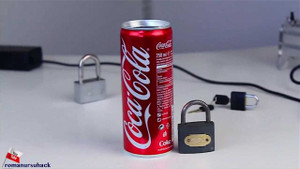 Clip: Mẹo mở khóa trong vòng '1 nốt nhạc' chỉ với lon coca